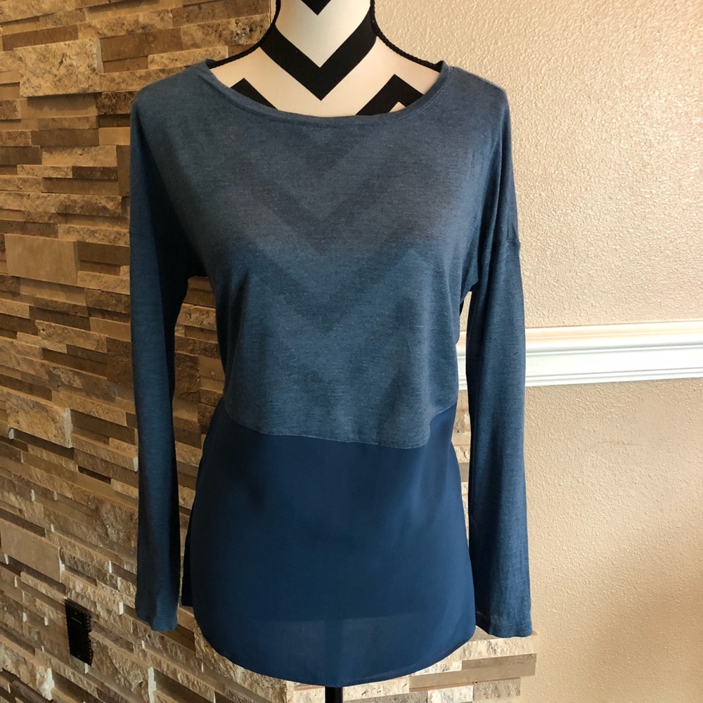 Lou & Grey Long Sleeve Blue Top